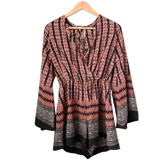 Fab'rik Aztec/Tribal Print V-Neck Long Sleeve Romper in Size Small - Picture 4 of 12